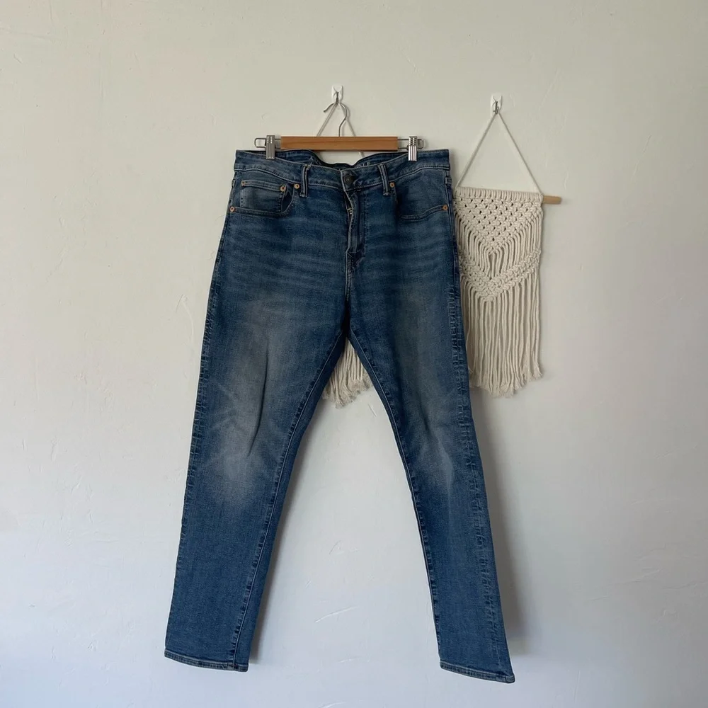 American Eagle Straight Leg Jeans 34 x 32
